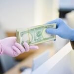 المالية النيابية تطمئن: احتياطي العراق يكفي لسد رواتب 10 أشهر
