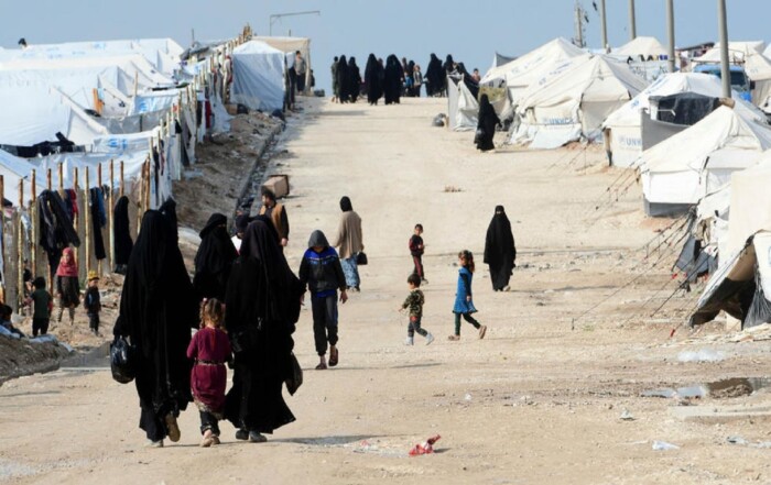 توطين نازحي مخيم الهول في العراق من دون تأهيل يعيد انتاج البيئة المتطرفة