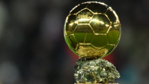 ميسي يرشح كريم بنزيما للفوز بجائزة الكرة الذهبية لعام 2022