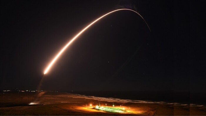 سلاح الجو الأمريكي يطلق صاروخ باليستي عابر للقارات
