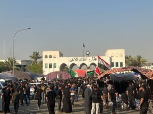 صالح العراقي يدعو المتظاهرين للانسحاب من امام القضاء