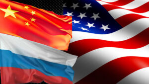 كيسنجر: واشنطن تقف على شفا حرب مع موسكو وبكين