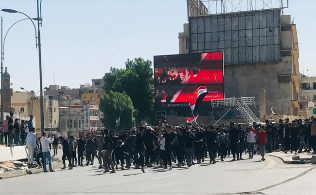 صدامات المتظاهرين والقوات الأمنية تسفر عن إصابة 4 ضابط و118 منتسباً