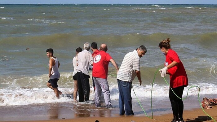 ضحايا غرق مركب المهاجرين قبالة السواحل السورية ترتفع الى 99 شخص