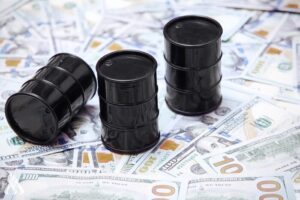 النفط يهبط أكثر من دولار مع تزايد احتجاجات كورونا في الصين