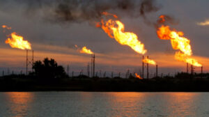 ساعة المسلة: الغاز المحترق يخنق البصرة.. وأزمة الكهرباء ستستمر بسبب الفساد والمحسوبية