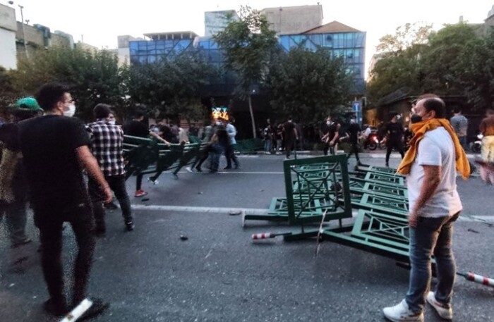 جامعات طهران تناقش الاحتجاجات واسبابها والتأسيس لمناخ مناسب للحوار