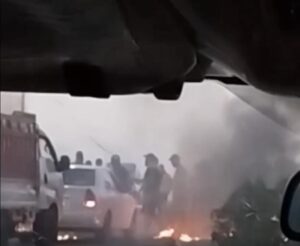 متظاهرون يغلقون جسر بته في بابل بالإطارات المشتعلة