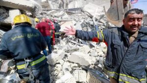 محافظ بغداد: سيتم التحقيقي بحادث انهيار المبنى وتوقعات بوجود اشخاص تحت الأنقاض