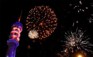 العراقيون يحتفلون بالعيد الوطني وبغداد تحتضن احتفالات وفعاليات الألعاب النارية