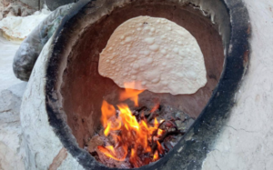 تنور الطين .. صناعة تصارع للبقاء في العراق