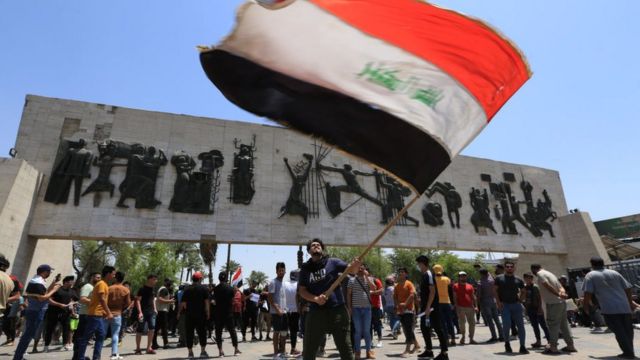 الديمقراطية العراقية تواجه تحدي التوازن بين قانون جرائم المعلوماتية وحقوق الانسان