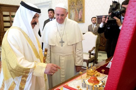 سجناء رأي يحثون البابا على الدفاع عنهم في أثناء زيارة للبحرين