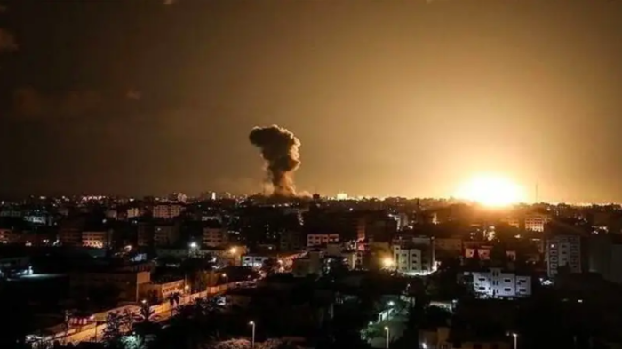 الإعلام السوري يعلن عن مقتل 4 عسكريين في استهداف جوي إسرائيلي