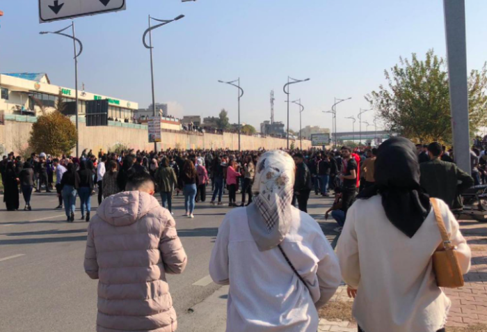 الاحتجاجات تستمر في السليمانية واختناقات مرورية في شارع المطار