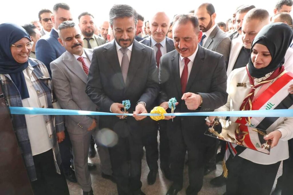 وزير التعليم يزور جامعة الموصل ويوجه بتأهيل المختبرات وعقد الشراكات العلمية