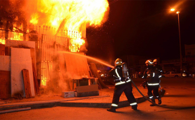 سقوط كيبل كهرباء يتسبب بحرق 30 محلاً تجارياً في حي اور