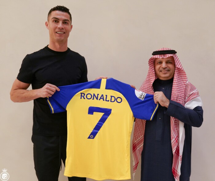النصر السعودي يعلن تعاقده مع كريستيانو رونالدو