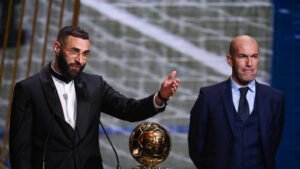 بنزيما يستعين بزيدان لتوجيه رسالة إلى مدرب فرنسا