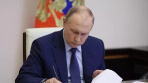 موسكو تلاحق قضاة دوليين أمروا بتوقيف بوتين