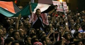 الأردن يتعهد بخطوات صارمة لمنع تكرار الشغب بسبب ارتفاع أسعار الوقود