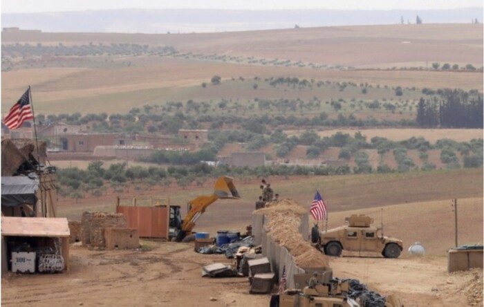 طائرات مسيرة تستهدف قاعدة أمريكية عند الحدود السورية العراقية