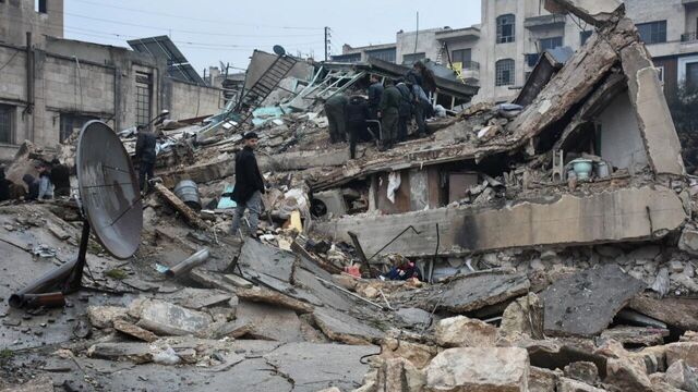 مقاولو البناء متهمون بالفساد بعد سقوط نحو 28 ألف قتيل في زلزال تركيا وسوريا