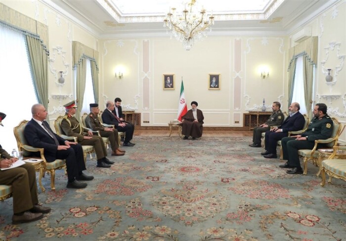 الرئيس الإيراني يعلن دعم طهران لمساعي العراق في إعادة بناء البلاد