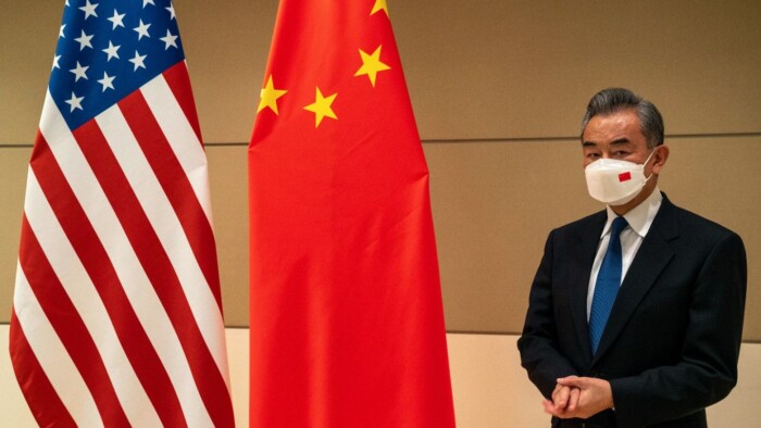 وزير خارجية الصين يهاجم هستيريا واشنطن