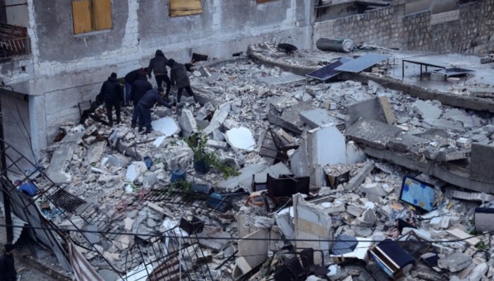 وفاة شقيقة رئيس الوزراء السوري مع 11 ابنا وحفيدا لها بانهيار منزلها جراء الزلزال