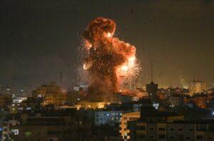 الجيش الإسرائيلي يقصف موقعا تابعا لحماس بقطاع غزة