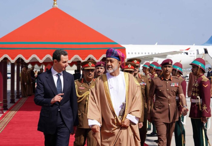 الأسد يجري أول زيارة لعُمان منذ أكثر من عقد