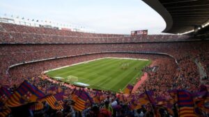 برشلونة يبيع مقاعد وعشب ملعب كامب نو