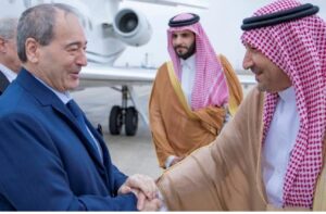 وزير الخارجية السوري يصل السعودية لأول مرة منذ قطع العلاقات