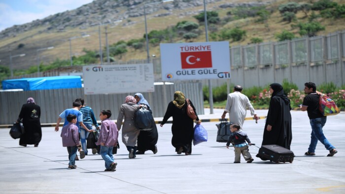 كليتشدار أوغلو: سأعيد اللاجئين إلى بلادهم حال فوزي بالانتخابات التركية