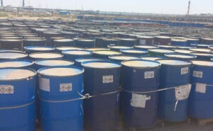 شركة اجنبية تخالف عقد بقيمة 19 مليون دولار لإتلاف براميل تحتوي مواد سامة في القرنة