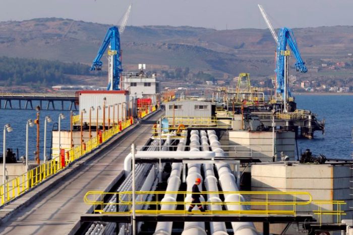 الرئيس التركي السابق: لماذا يستمر تهريب شحنات النفط من ميناء جيهان إلى إسرائيل