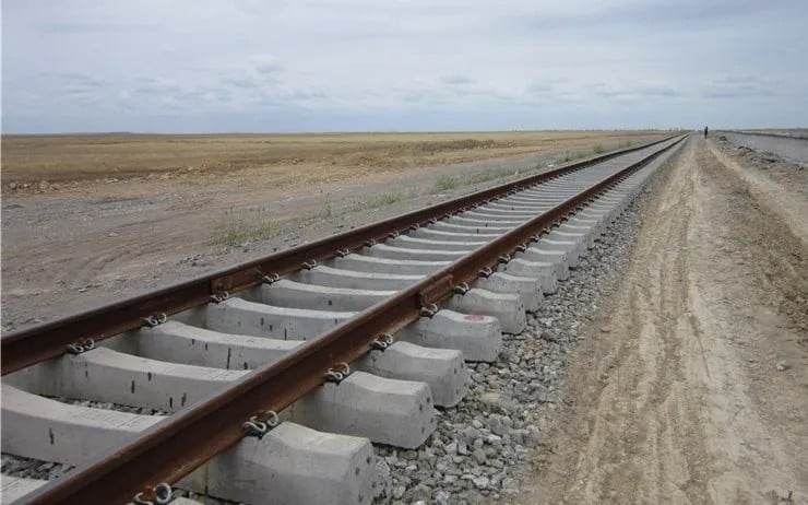 العراق يتطلع لاستكمال خط للسكك الحديدية مع إيران خلال 18 شهرا