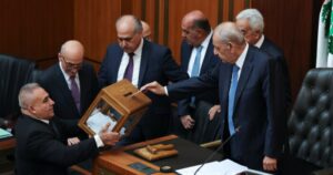 البرلمان اللبناني يخفق للمرة الثانية عشرة في انتخاب رئيس للجمهورية