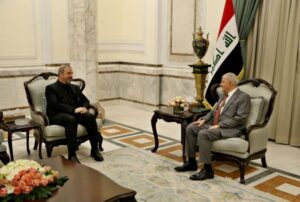 رئيس الجمهورية والسفير الايراني يبحثان تعزيز التعاون بين بغداد وطهران