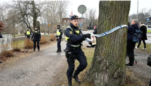 شرطة السويد تمنح  السماح لإحراق التوراة أمام السفارة الإسرائيلية