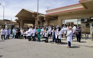 أطباء السليمانية يضربون عن الدوام للمطالبة بصرف الرواتب