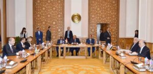وزراء خارجية العراق والأردن ومصر يعقدون إجتماعا ثلاثيا في القاهرة لتعزيز التعاون بين الدول