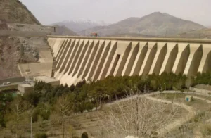 مسؤول إيراني يحذر من سيناريو مفجع للموارد المائية بعد استهلاك الاحتياطيات