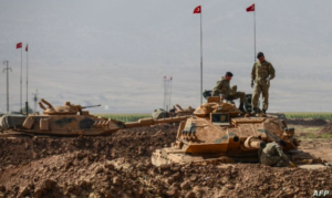 أردوغان يطلب من البرلمان تمديد بقاء الجيش بسوريا والعراق لعامين إضافيين