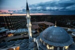 عمدة نيويورك يسمح برفع الاذان في مساجد المدينة