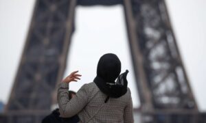 الأمم المتحدة تجدد موقفها من حرية اللبس ردا على منع الحجاب في فرنسا