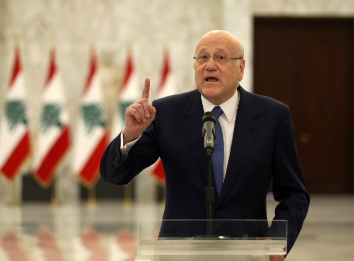 رئيس الحكومة اللبنانية يستعين بالخارج لانتخاب رئيس للبلاد