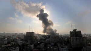 طائرات حربية إسرائيلية تشن غارات على قطاع غزة