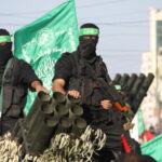 حماس تبدي استعدادها لإلقاء السلاح “في حالة واحدة”